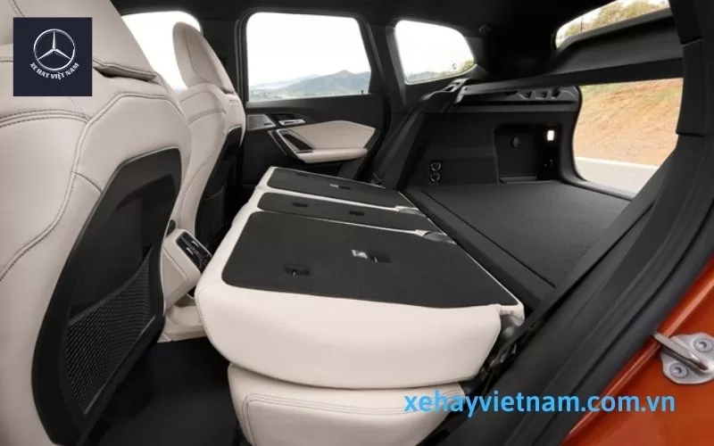 BMW X1 có khoang hành lý rộng giúp đáp ứng tối đa nhu cầu đựng hàng hóa của người dùng
